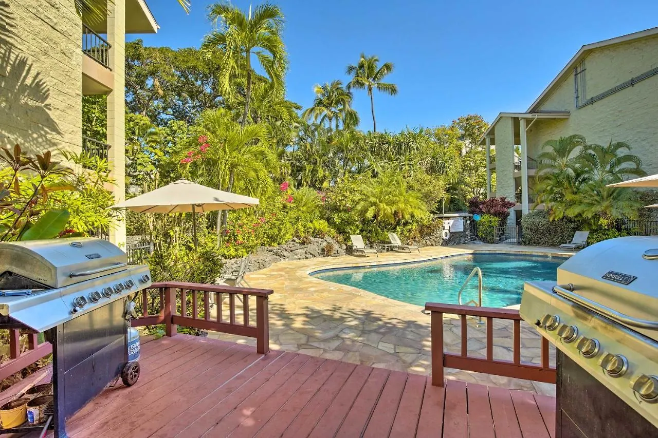 Breezy Condo With Screened Lanai In Kailua-Kona!
